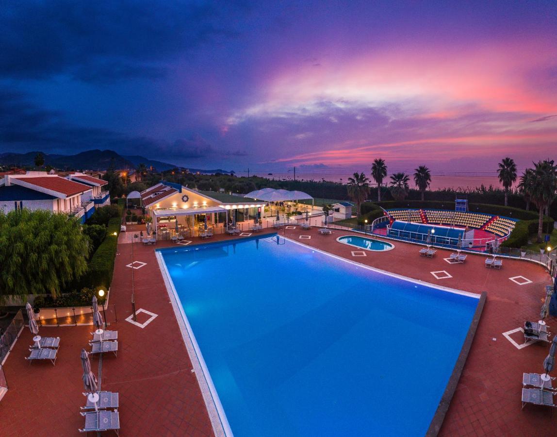 פיראינו Riviera Del Sole Hotel Resort Spa מראה חיצוני תמונה