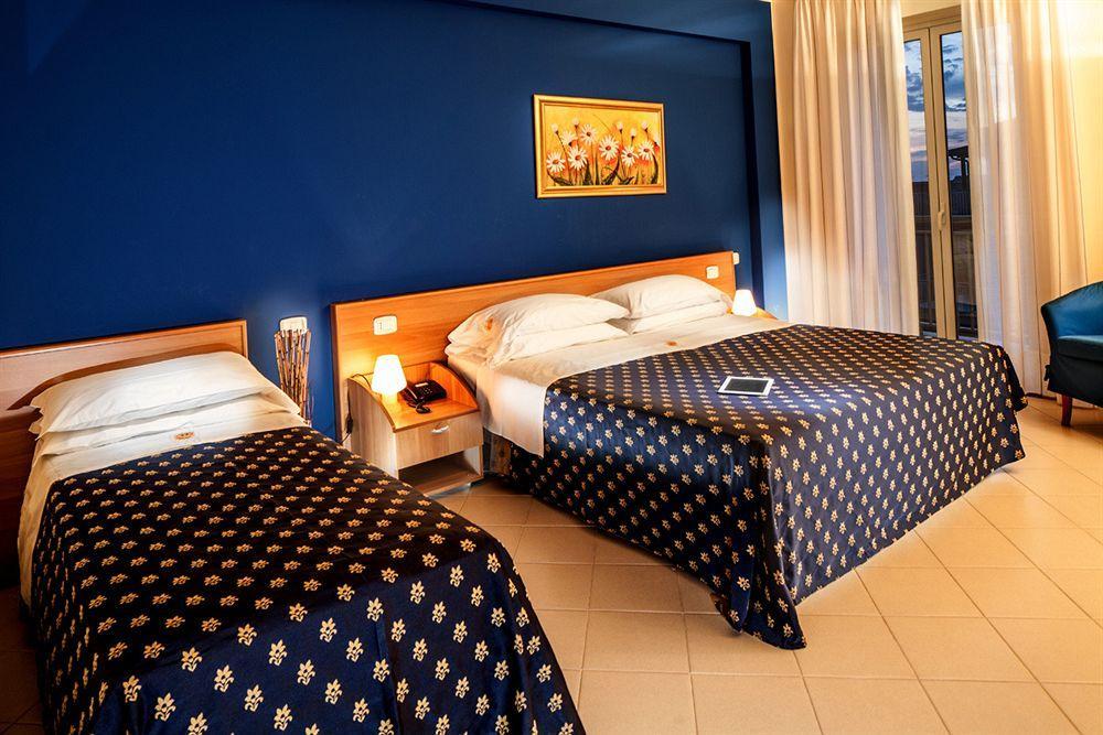 פיראינו Riviera Del Sole Hotel Resort Spa מראה חיצוני תמונה