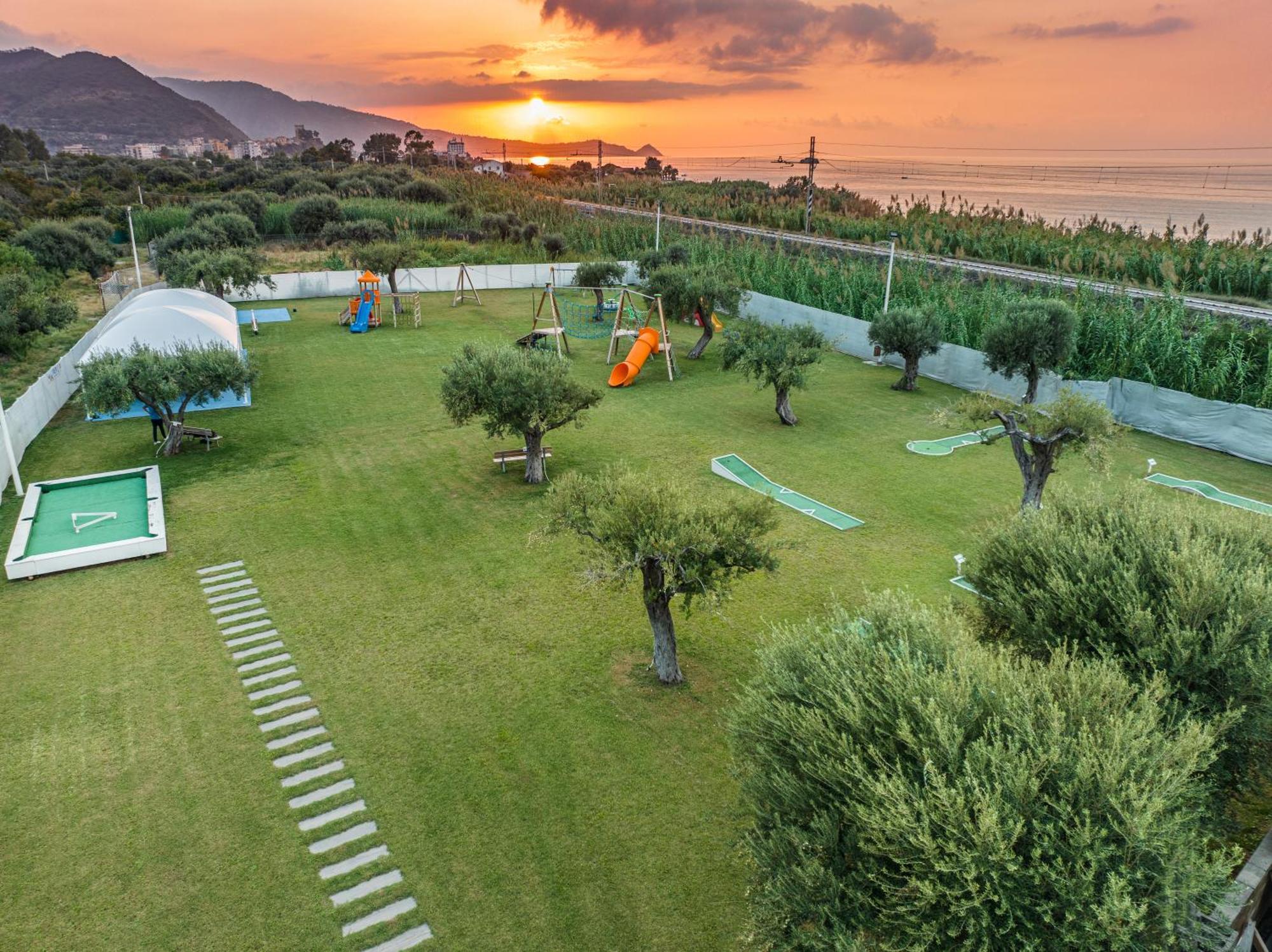 פיראינו Riviera Del Sole Hotel Resort Spa מראה חיצוני תמונה