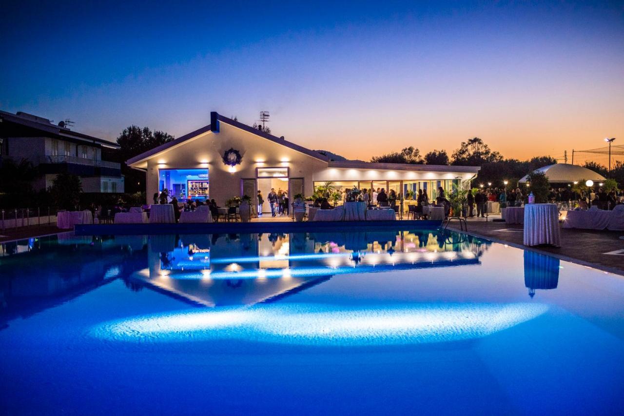 פיראינו Riviera Del Sole Hotel Resort Spa מראה חיצוני תמונה